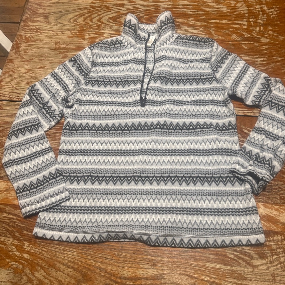 Exertek Black and White Patterned Pullover